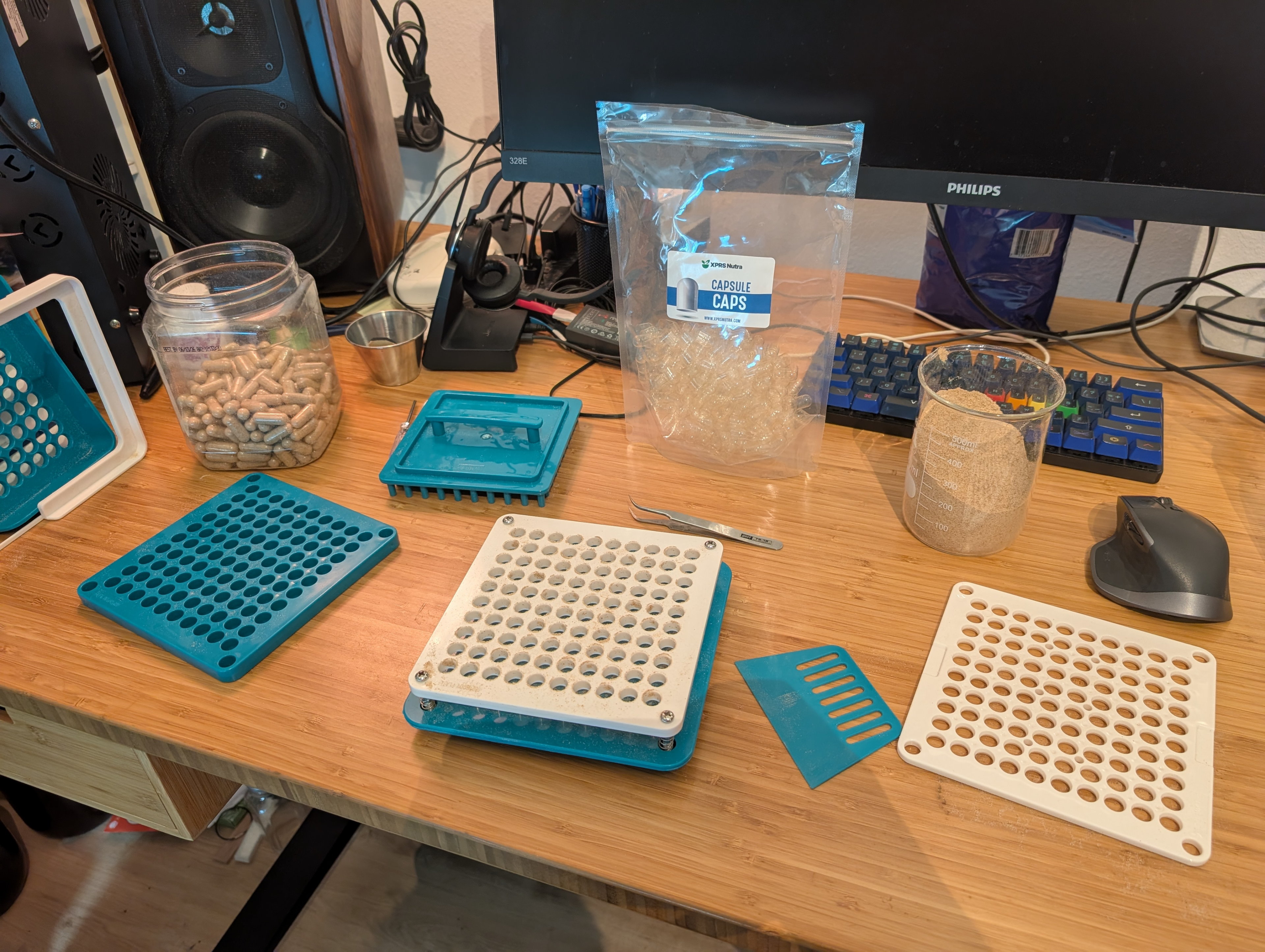 Filling capsules with psillium husk to save a bit of money. But it takes a lot of time!